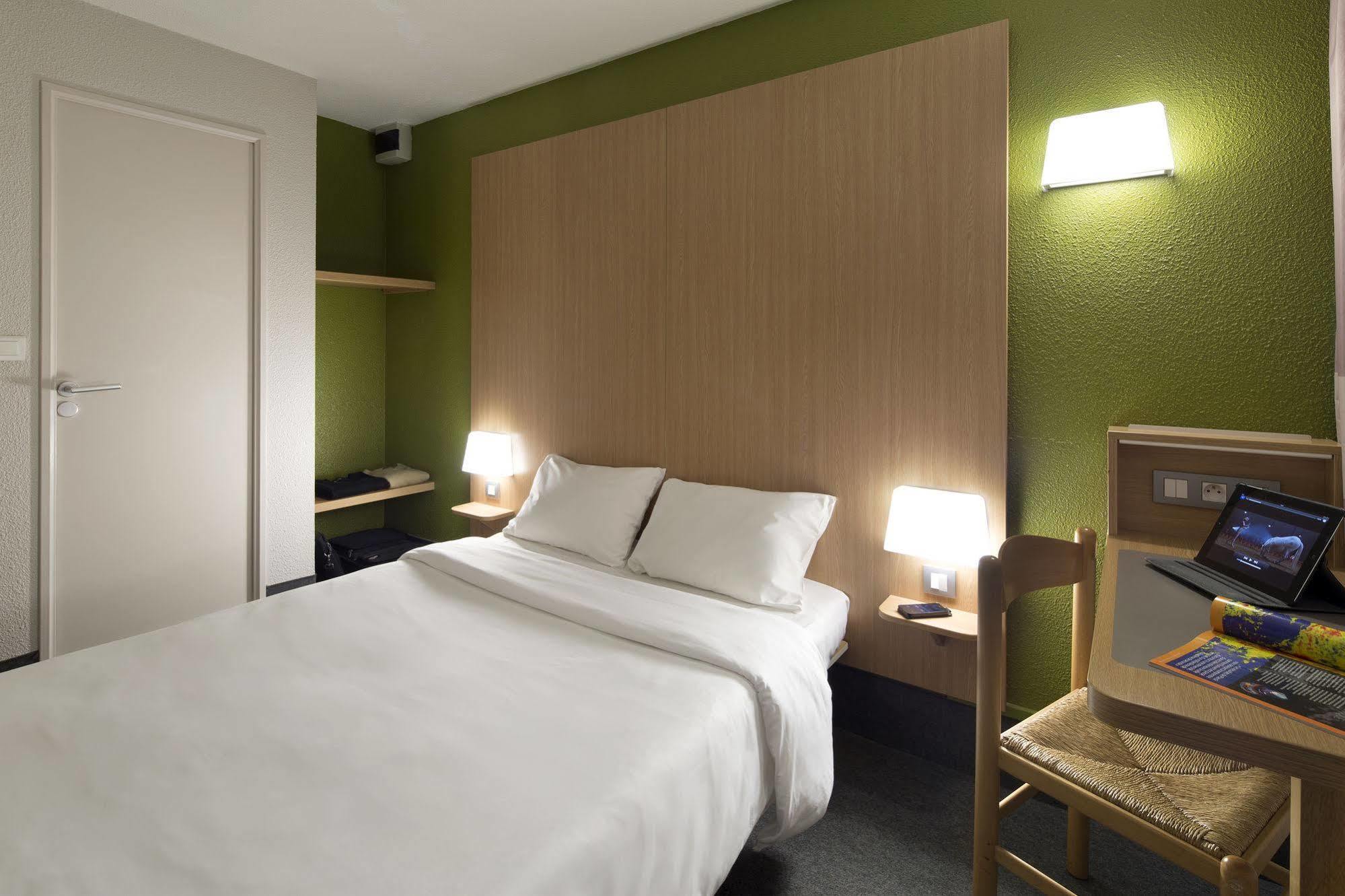B&B Hotel Laval Change Exterior foto