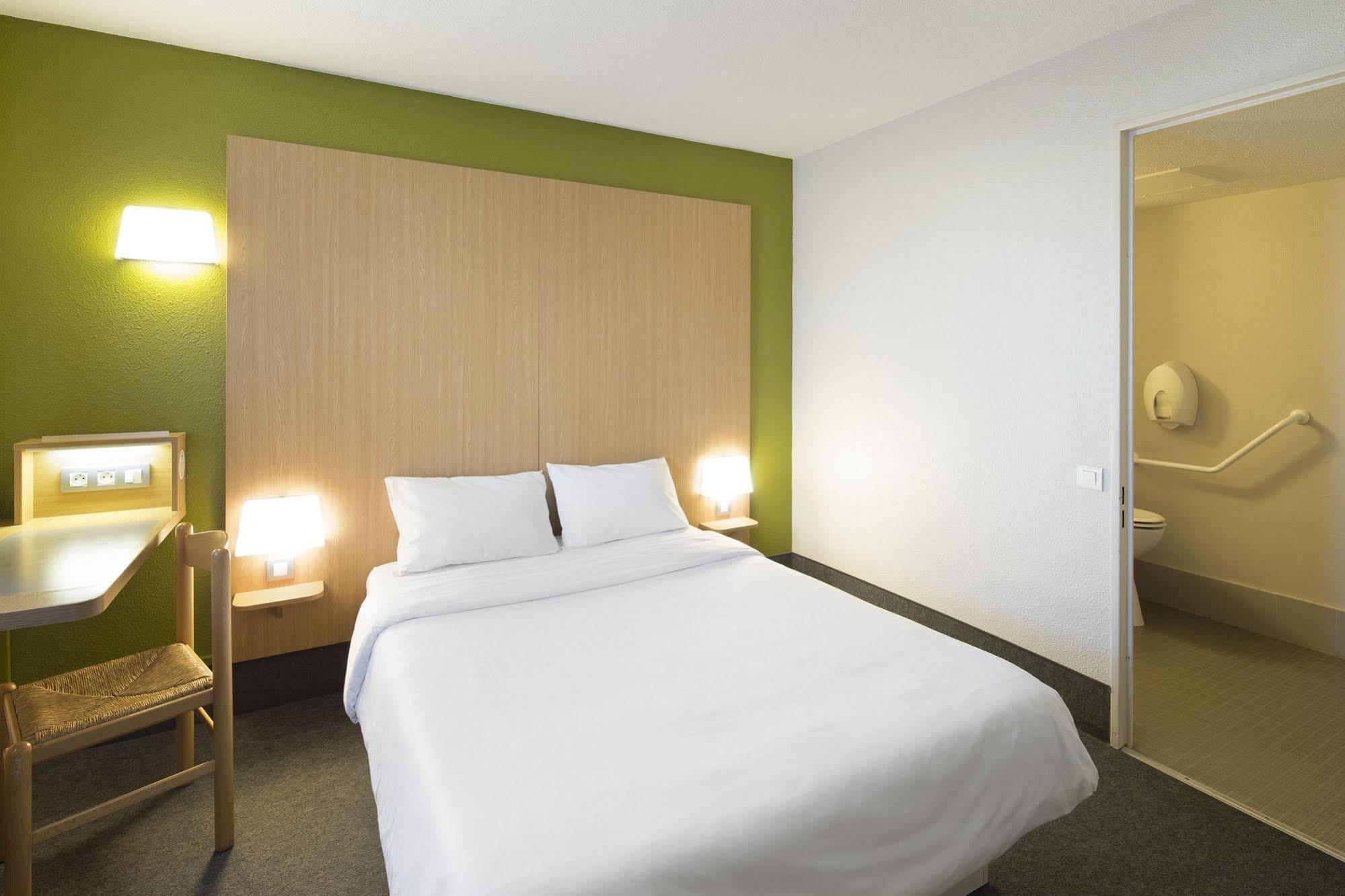 B&B Hotel Laval Change Exterior foto